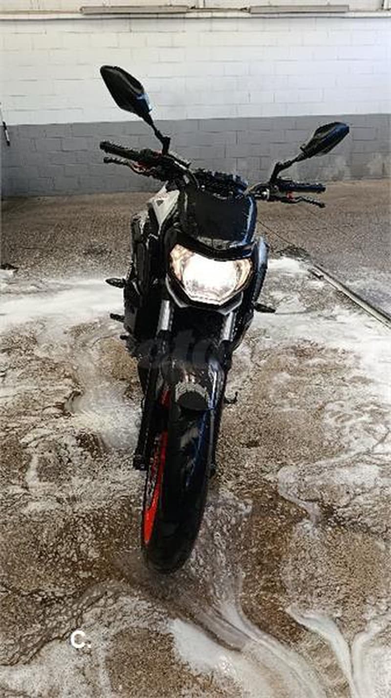 Yamaha MT-07 – Vista 7