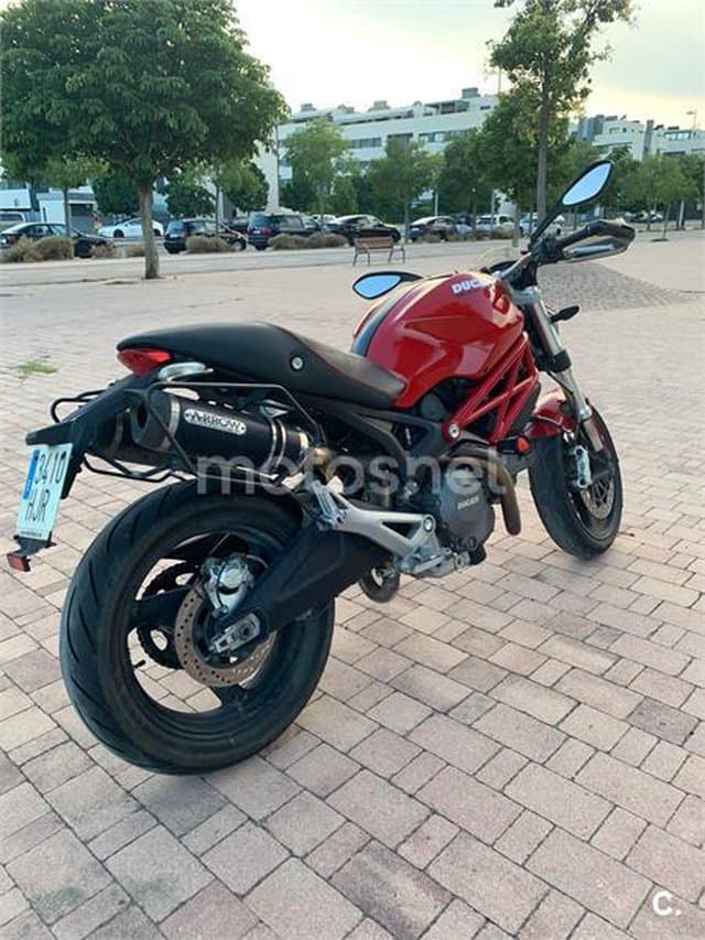 Ducati Monster 696 – Vista 2