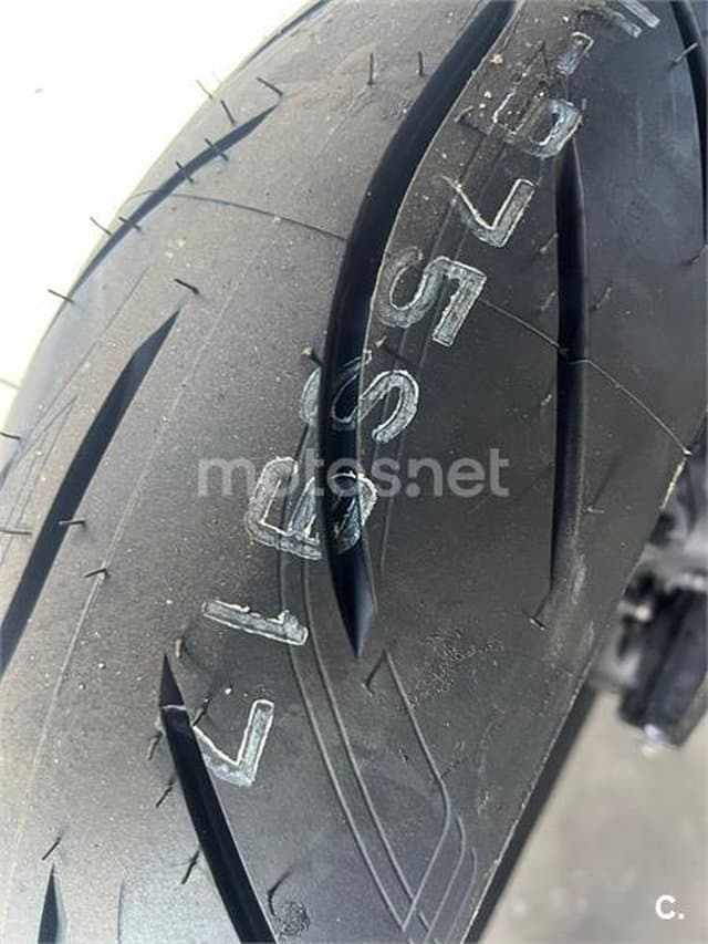 BMW F 900 R – Vista 1