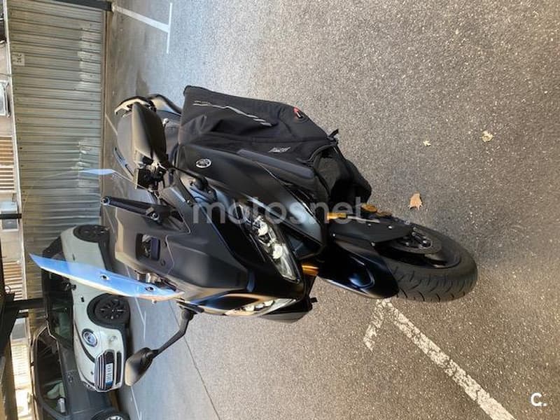 Yamaha TMAX – Vista 1