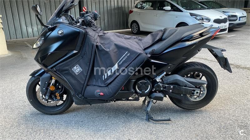 Yamaha TMAX – Vista 3