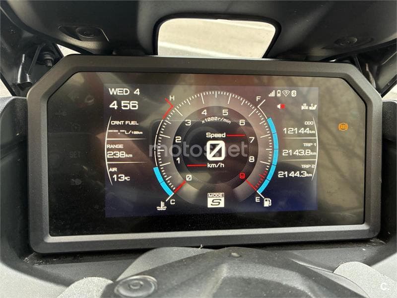 Yamaha TMAX – Vista 5