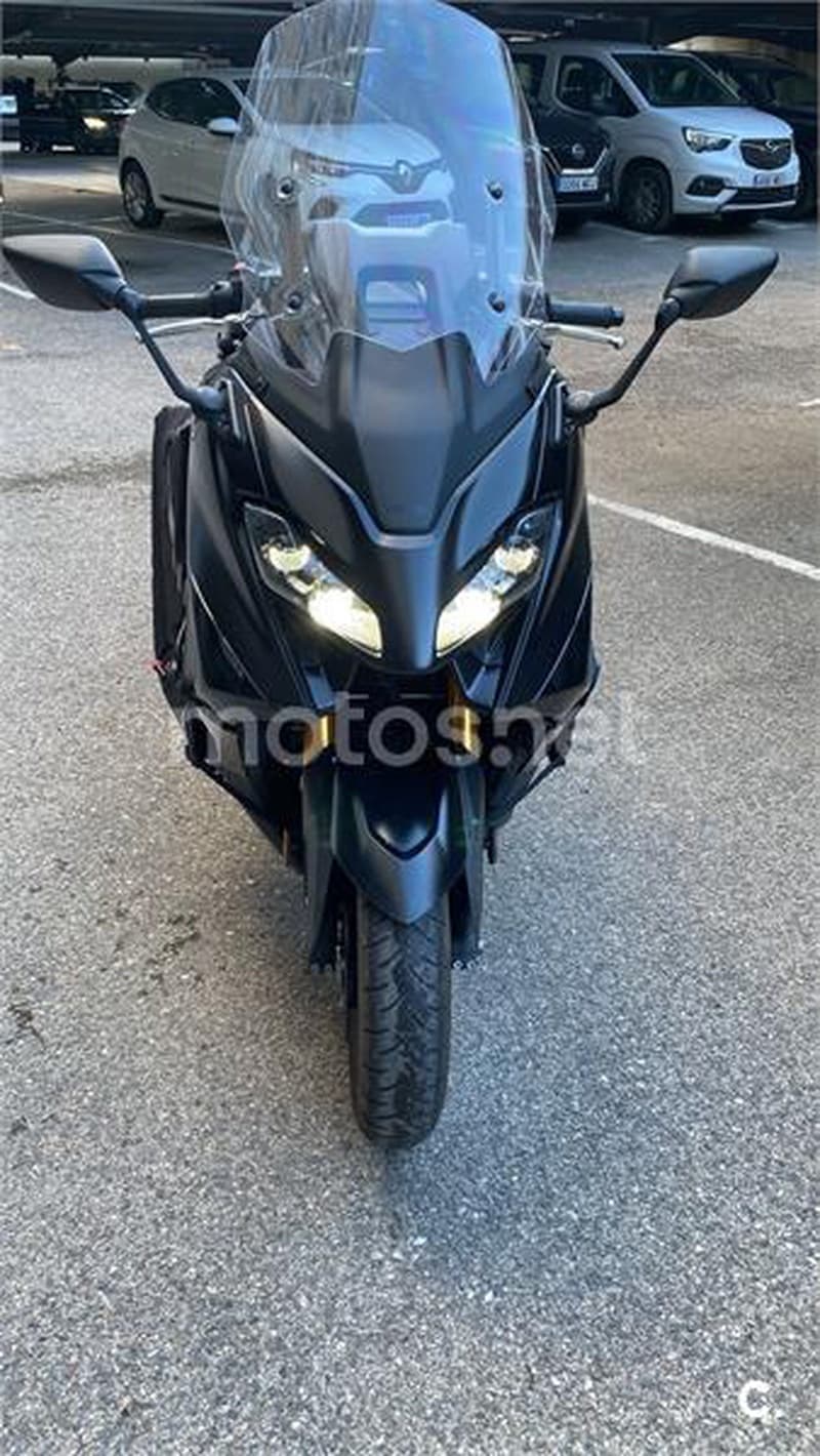 Yamaha TMAX – Vista 6