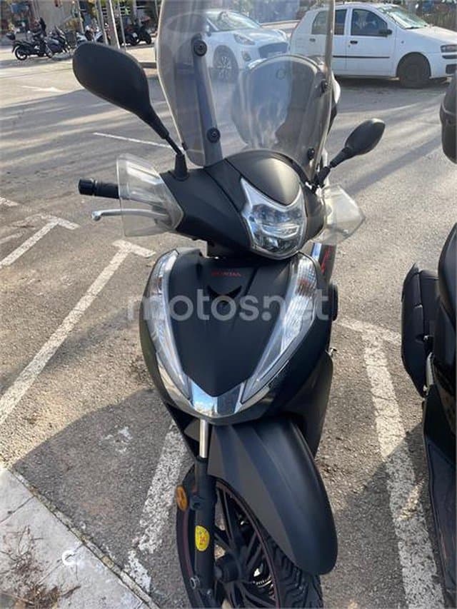Honda Scoopy SH300i – Vista 4