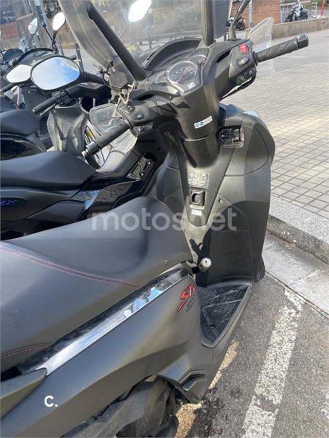 Honda Scoopy SH300i – Vista 5