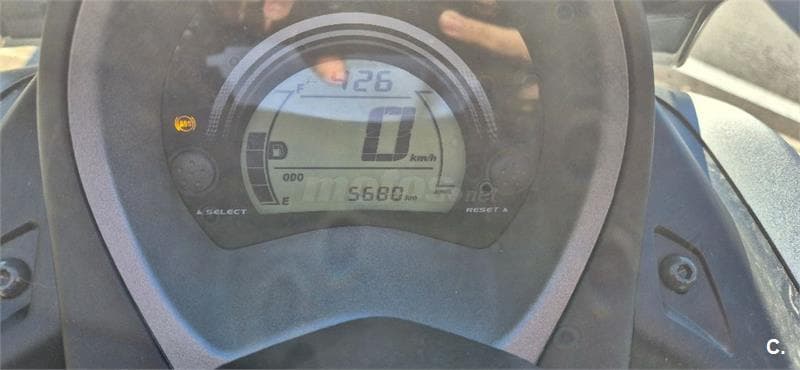 Yamaha NMAX – Vista 4