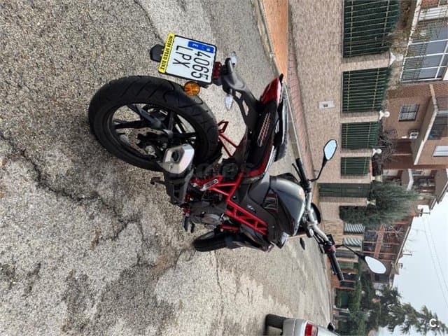 Benelli BN 125 – Vista 5