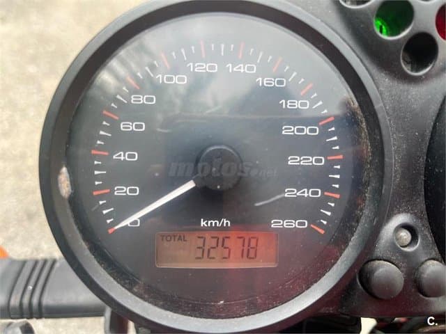 Ducati MONSTER 695 – Vista 3