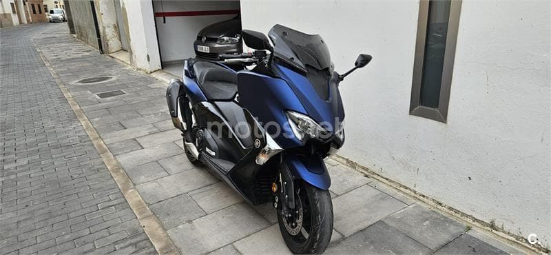 Yamaha TMAX – Vista 1