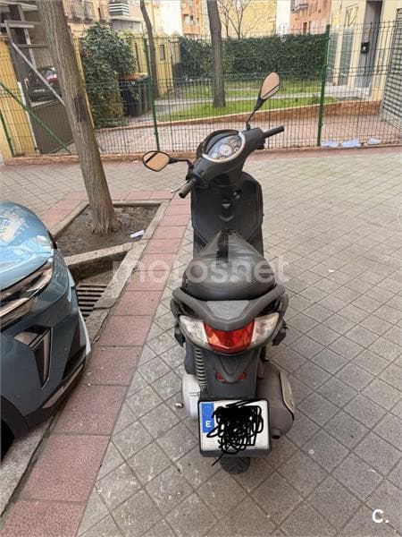 Piaggio FLY 125 – Vista 2