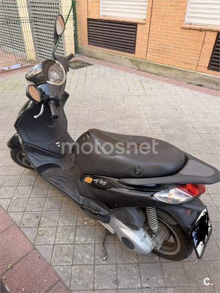 Piaggio FLY 125 – Vista 3