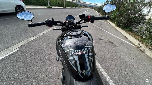 Triumph Trident 660 – Vista 7