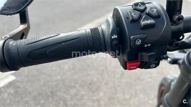 Triumph Trident 660 – Vista 10