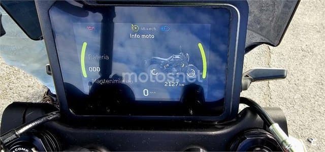 Husqvarna Svartpilen 401 – Vista 5