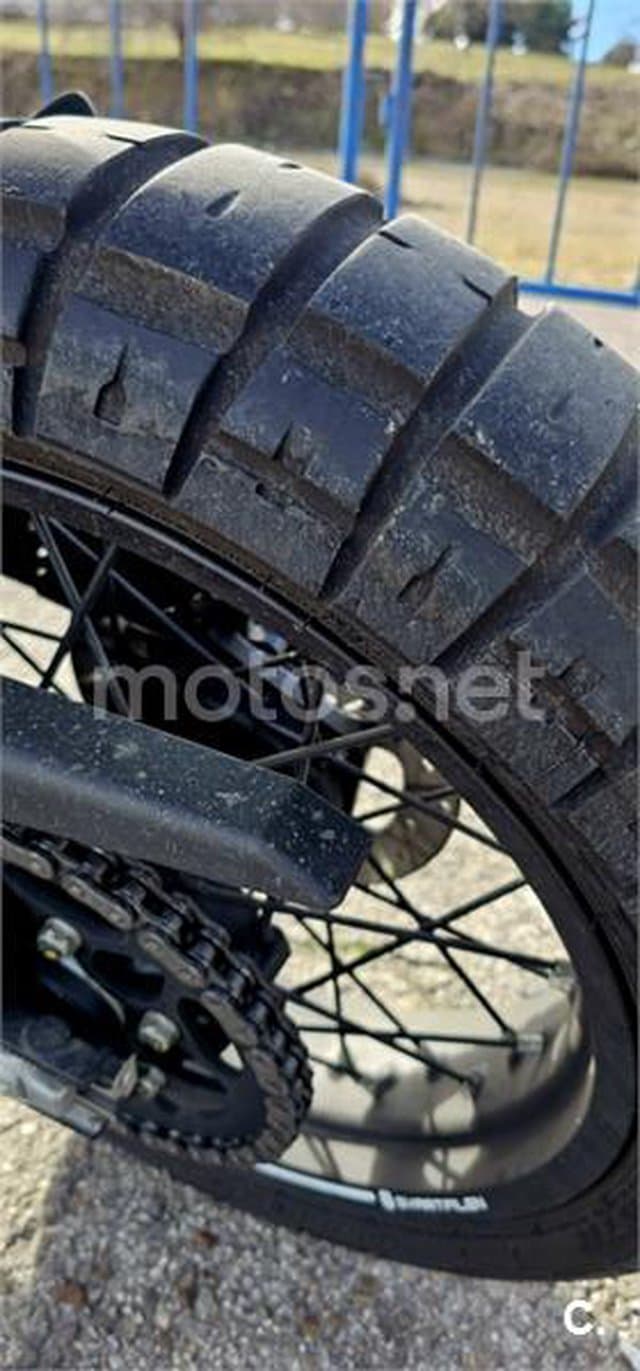 Husqvarna Svartpilen 401 – Vista 8