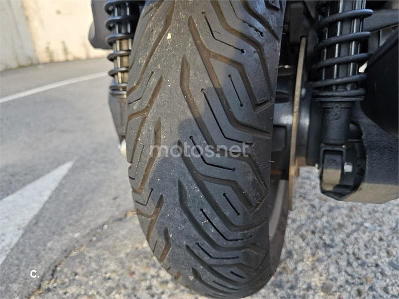 Yamaha XMAX 400 – Vista 5