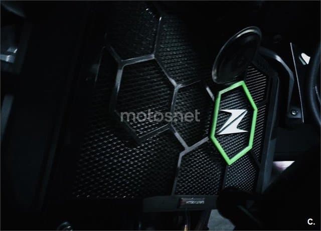 Kawasaki Z 900 – Vista 8