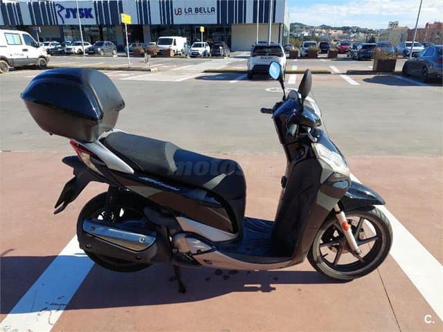 Honda Scoopy SH300i TopBox 2250 € 2011 Girona - 3