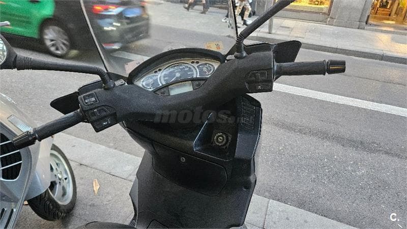 Yamaha XMAX 250 – Vista 6