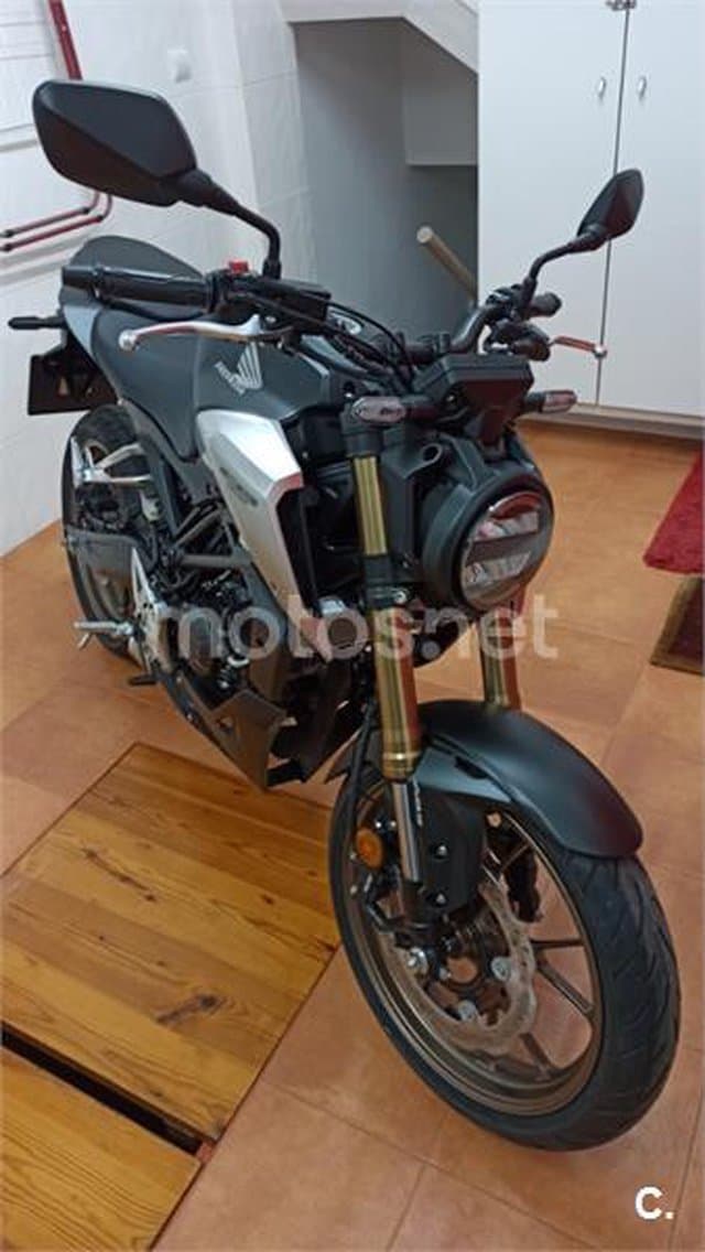 Honda CB 125 R – Vista 1