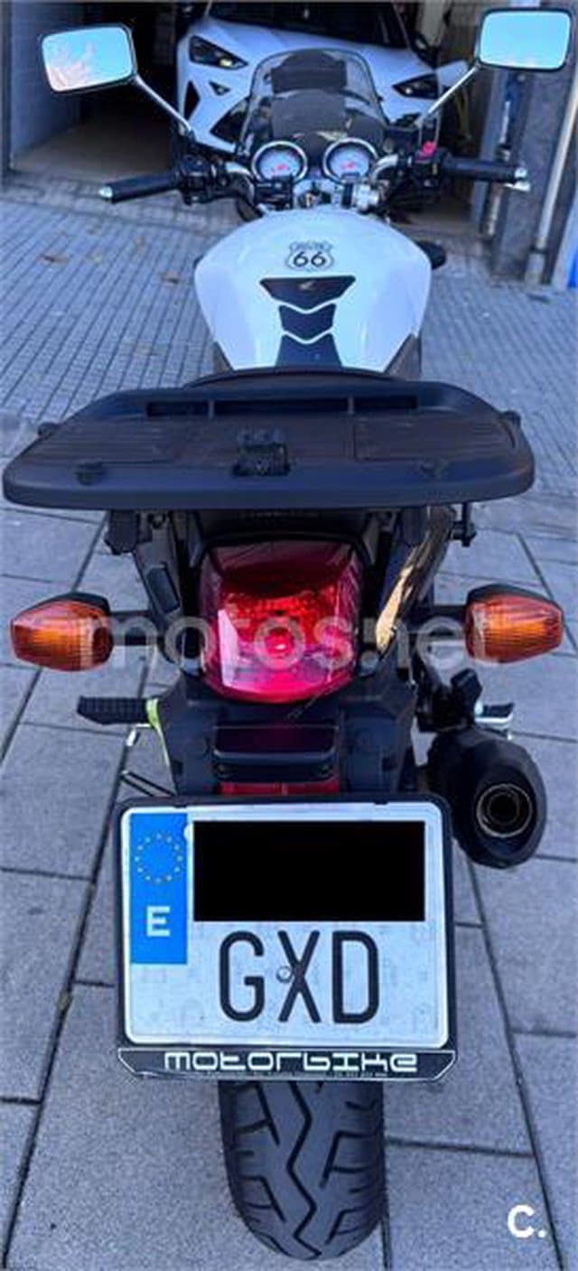 Honda VTR 250 – Vista 5