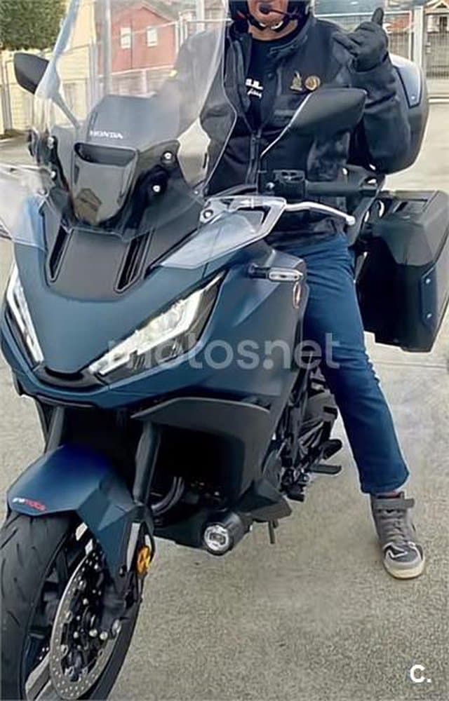 Honda NT1100 – Vista 13