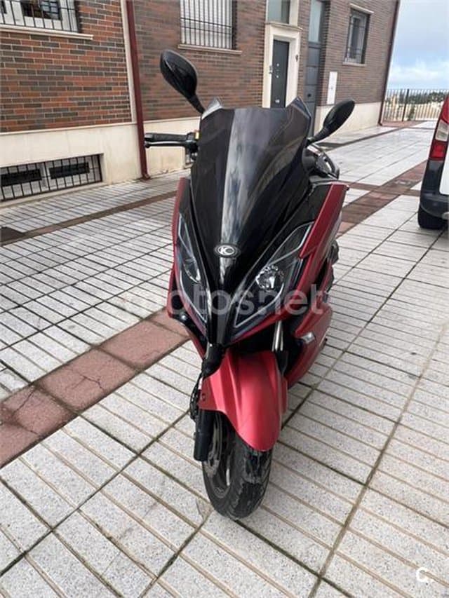 Kymco K-XCT 300i – Vista 1