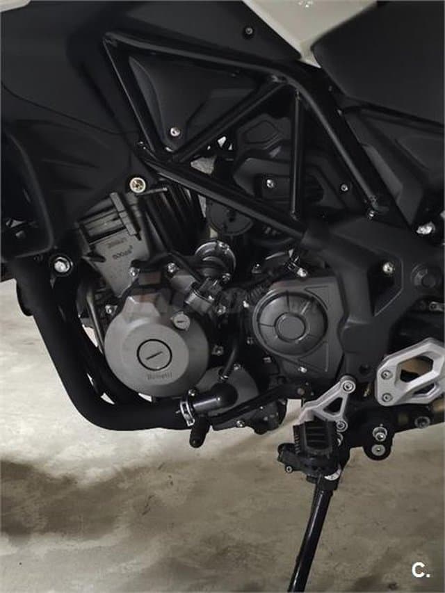 Benelli TRK 502 – Vista 1