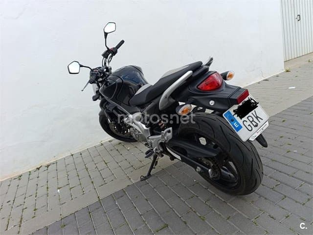 Suzuki Gladius 650 – Vista 19