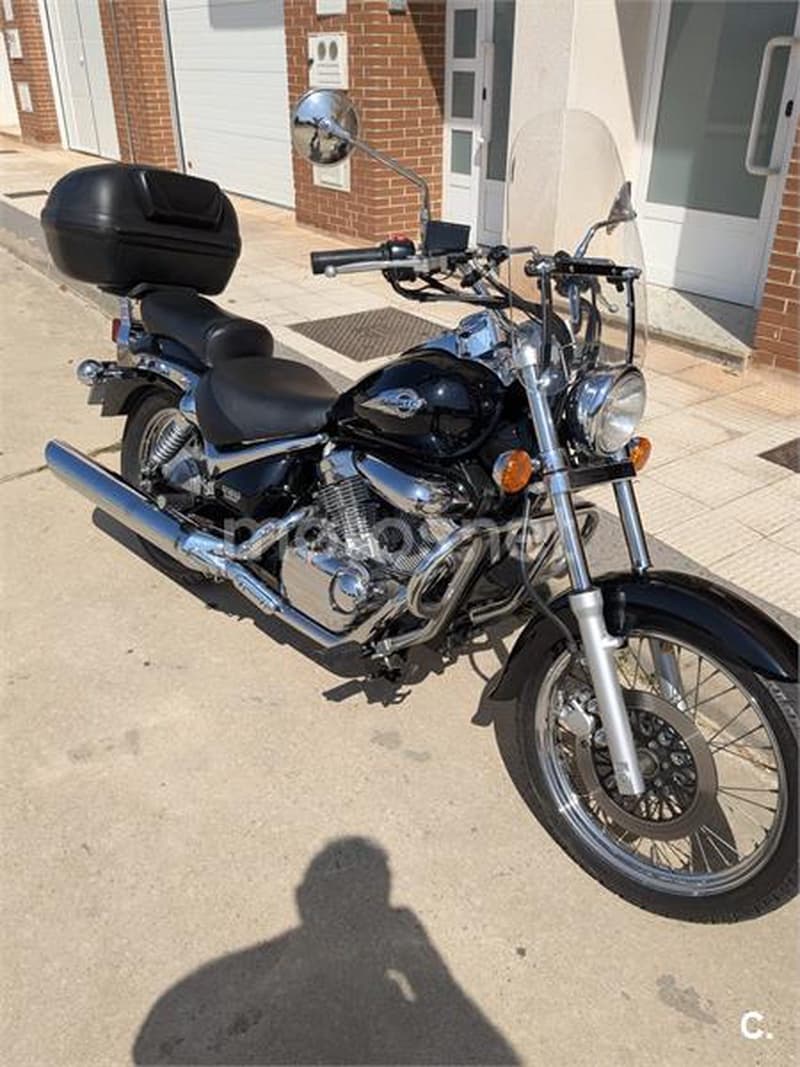 Suzuki Intruder 250 LC 1500 € 2008 Navarra - 2