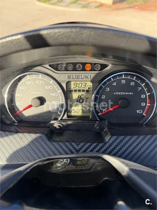 Suzuki BURGMAN 400 – Vista 2