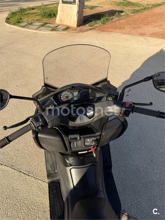 Suzuki BURGMAN 400 – Vista 5