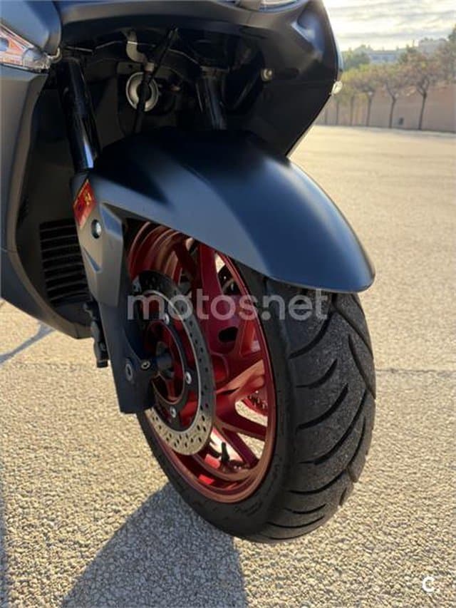 Suzuki BURGMAN 400 – Vista 7