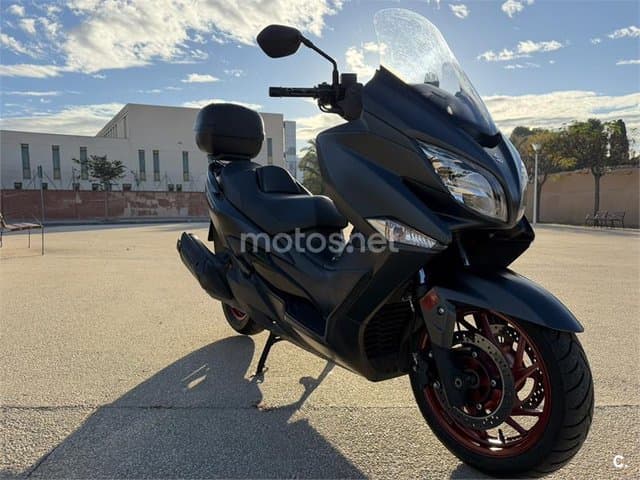 Suzuki BURGMAN 400 – Vista 8