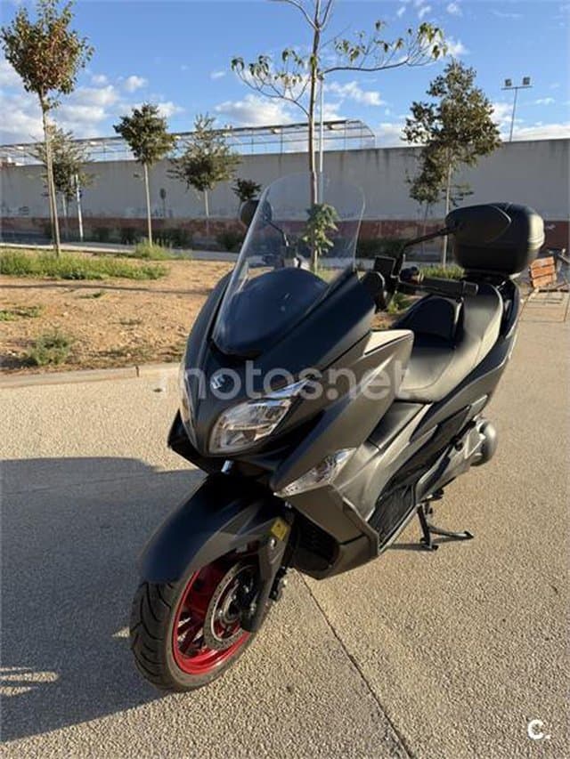 Suzuki BURGMAN 400 – Vista 9