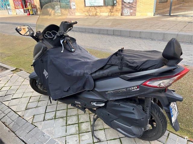 SYM Joymax 300 1400 € 2016 Madrid - 3