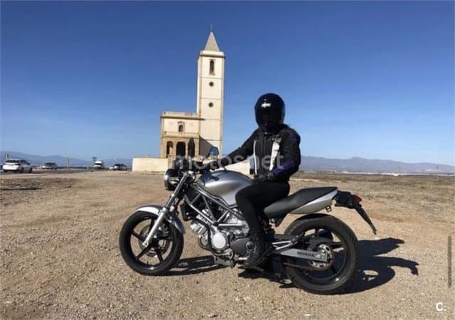 Honda VTR 250 – Vista 1