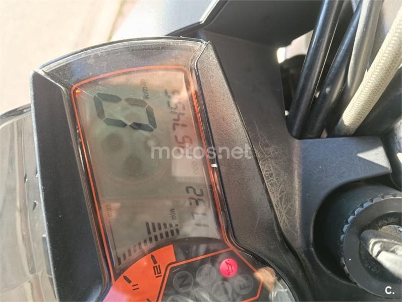 KTM 990 SUPER DUKE – Vista 2