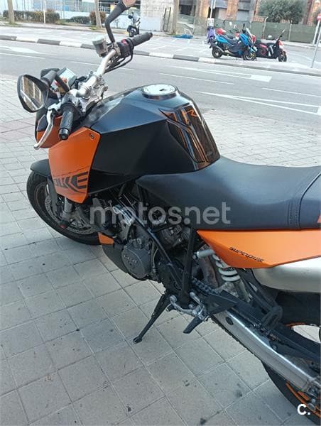 KTM 990 SUPER DUKE – Vista 5