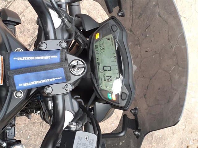 Suzuki SV 650 – Vista 13