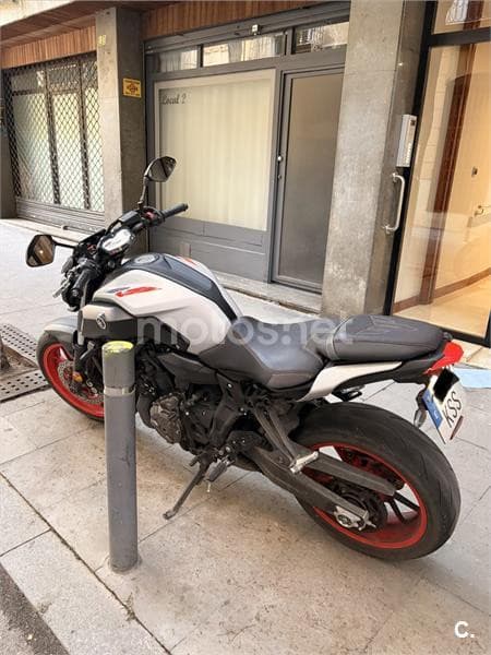 Yamaha MT-07 – Vista 14