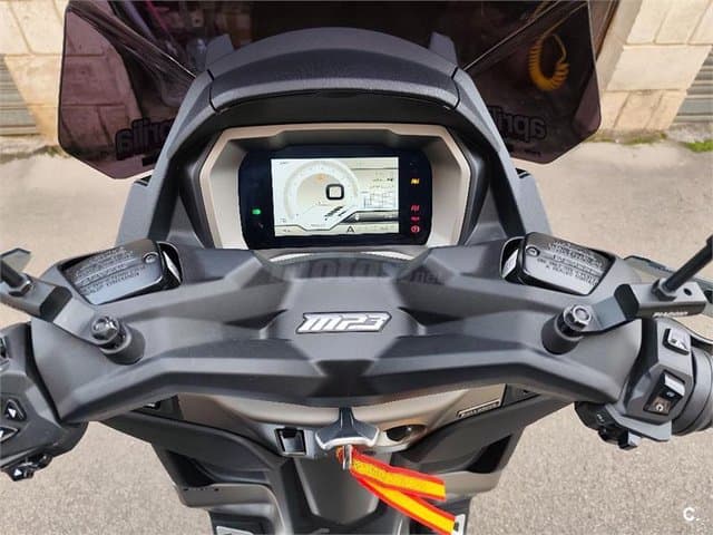 Piaggio MP3 Exclusive 530 – Vista 4