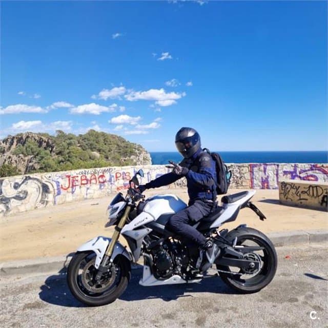 Suzuki GSR 750 4700 € 2015 Barcelona - 3