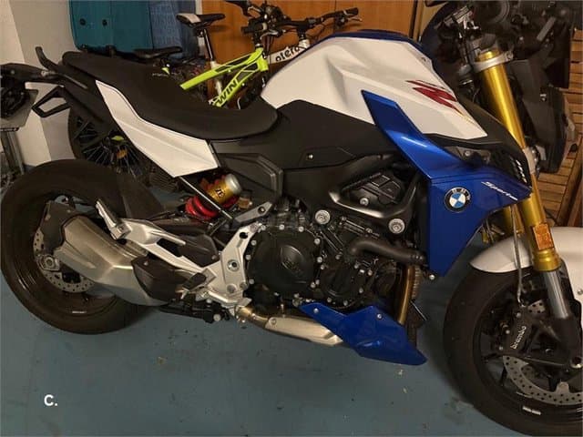 BMW F 900 R – Vista 1