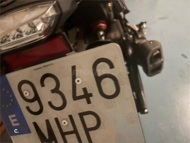 BMW F 900 R – Vista 3