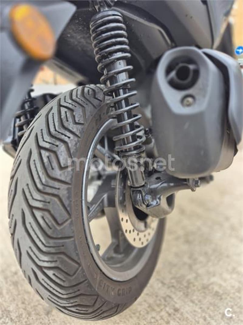 Yamaha XMAX 300 5499 € 2022 Valencia - 5