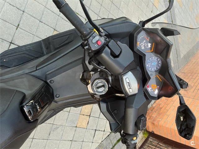 Kymco AK 550 – Vista 1