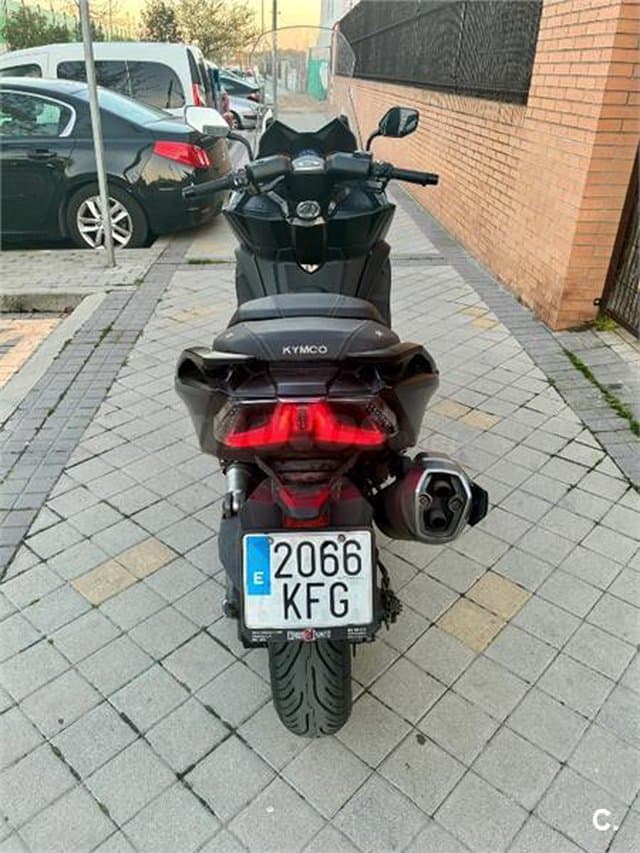 Kymco AK 550 – Vista 2