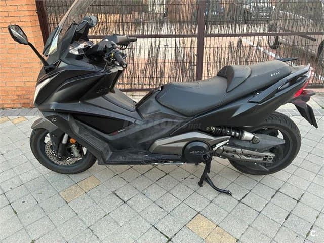 Kymco AK 550 – Vista 5