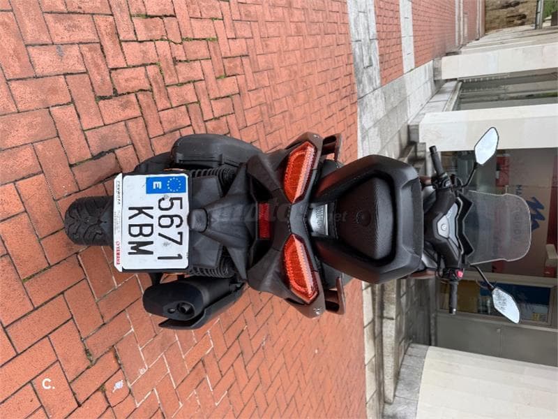 Yamaha XMAX 300 – Vista 3